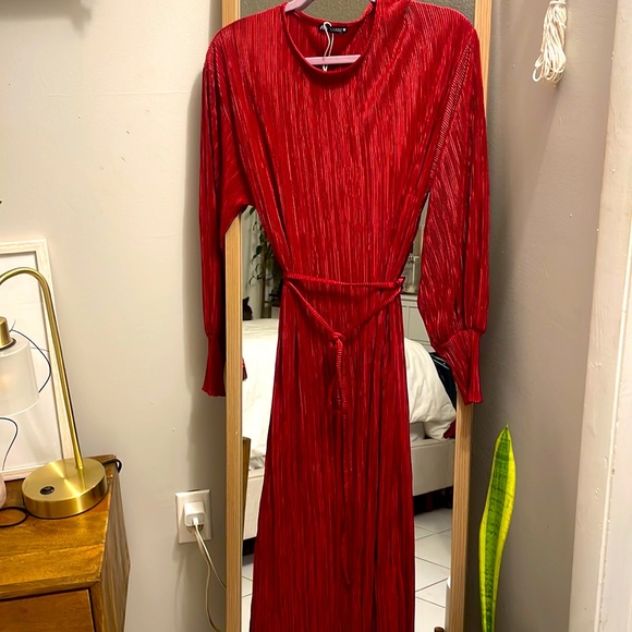 Red dress (Zara) - Picture 2 of 2